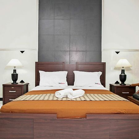Reddoorz Near City Of Tomorrow Mall Surabaya Dış mekan fotoğraf
