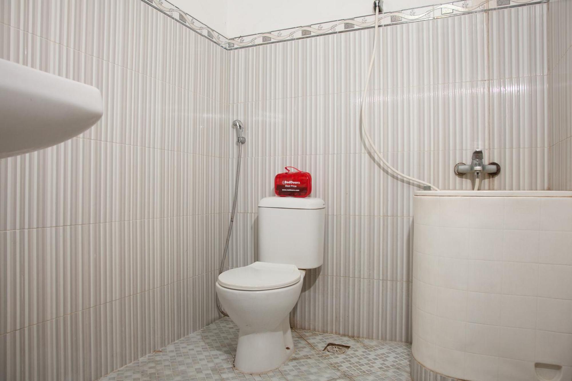 Reddoorz Near City Of Tomorrow Mall Surabaya Dış mekan fotoğraf